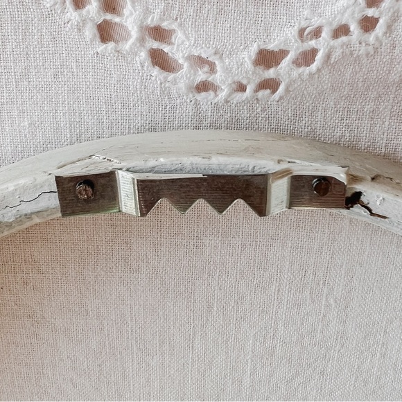 Antique Small Oval Shabby Picture Frame 10 inches Tall - Picture 4 of 6